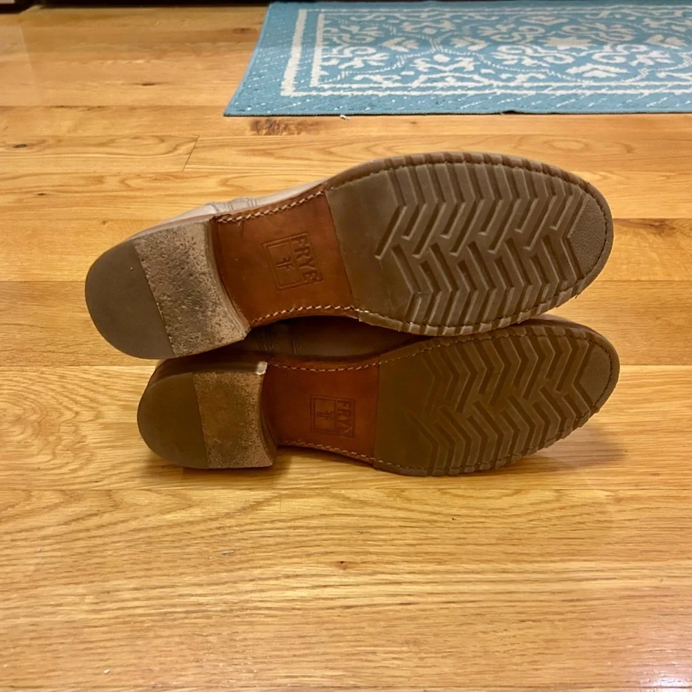 Frye Beige Ankle Booties with Zippers, 11 B - Picture 4 of 8